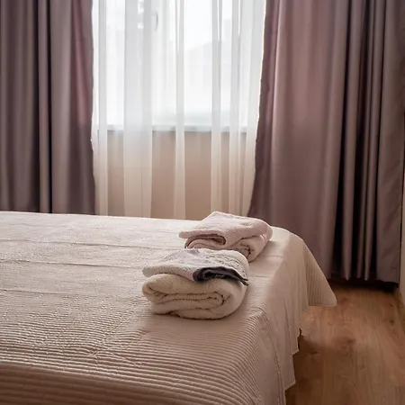 Center And Old Town Apartament