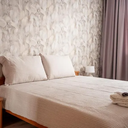 Center And Old Town Apartament *